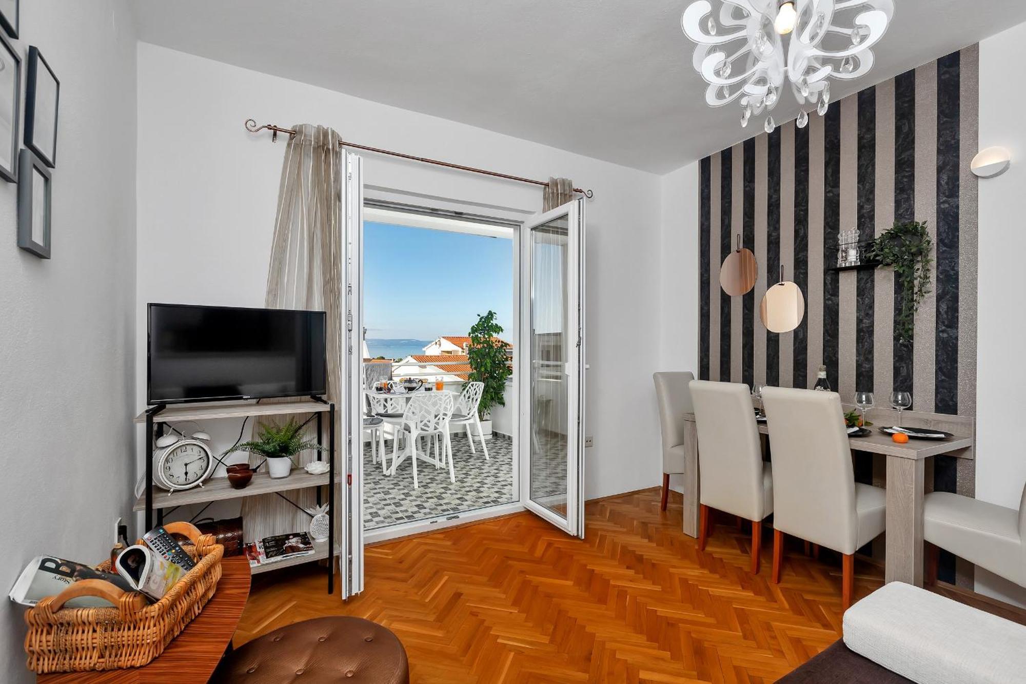 Apartments Strada Tučepi 部屋 写真