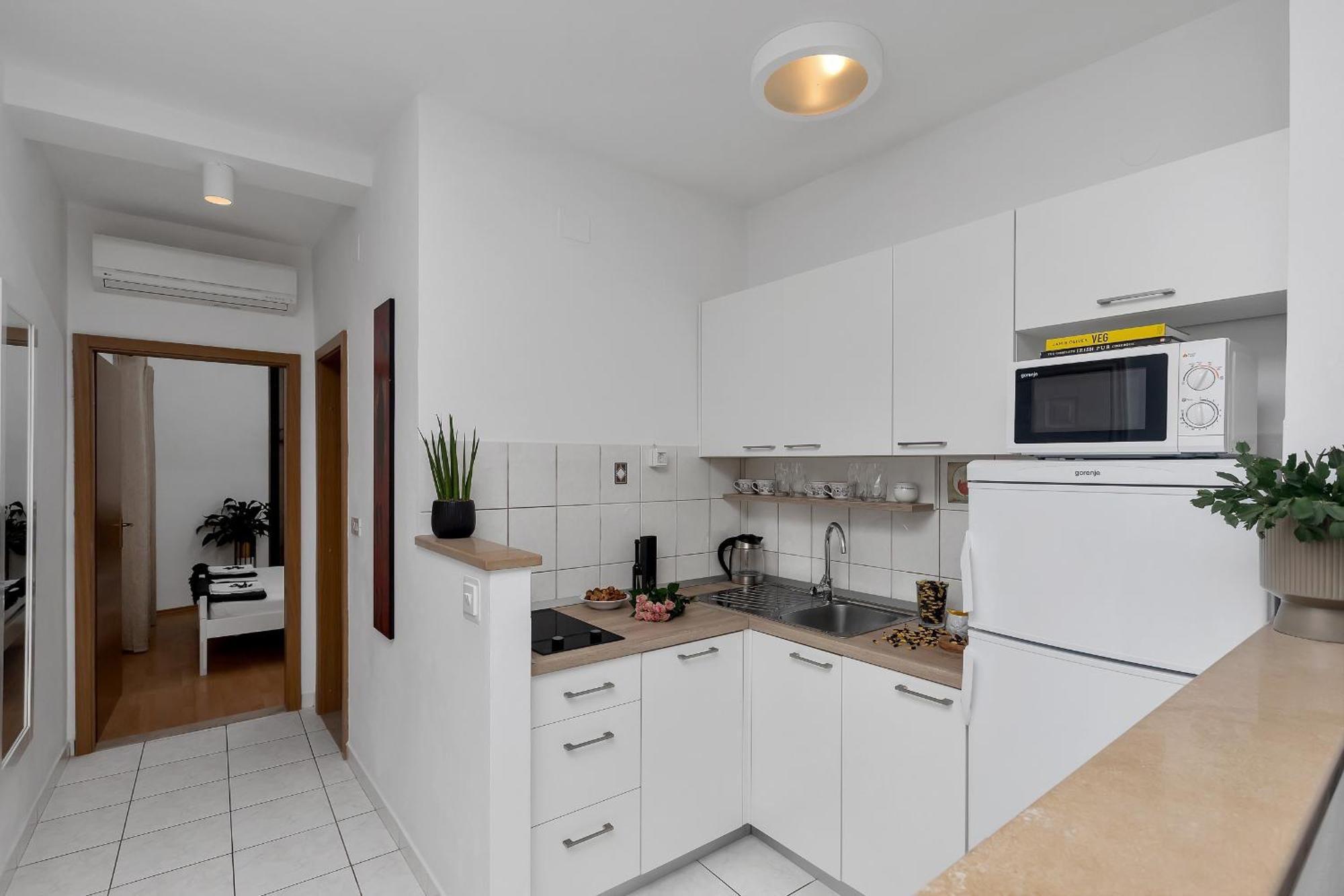 Apartments Strada Tučepi 部屋 写真