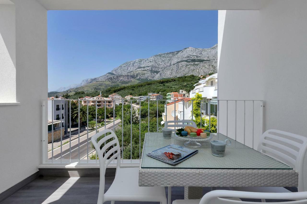 Apartments Strada Tučepi エクステリア 写真
