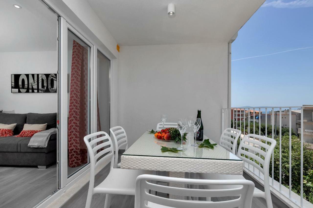 Apartments Strada Tučepi エクステリア 写真