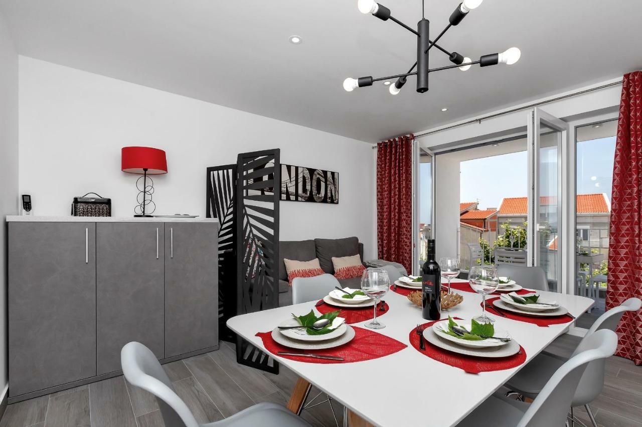 Apartments Strada Tučepi エクステリア 写真