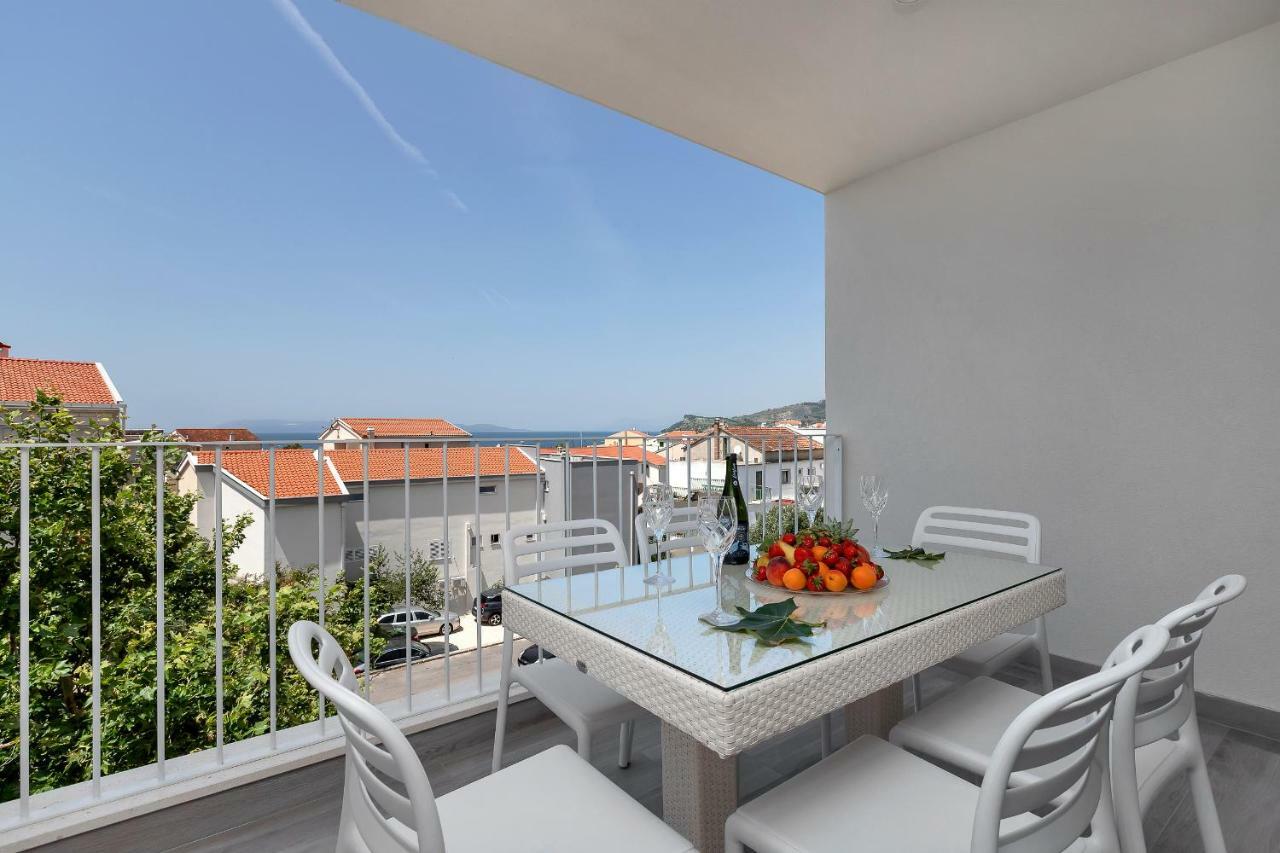 Apartments Strada Tučepi エクステリア 写真