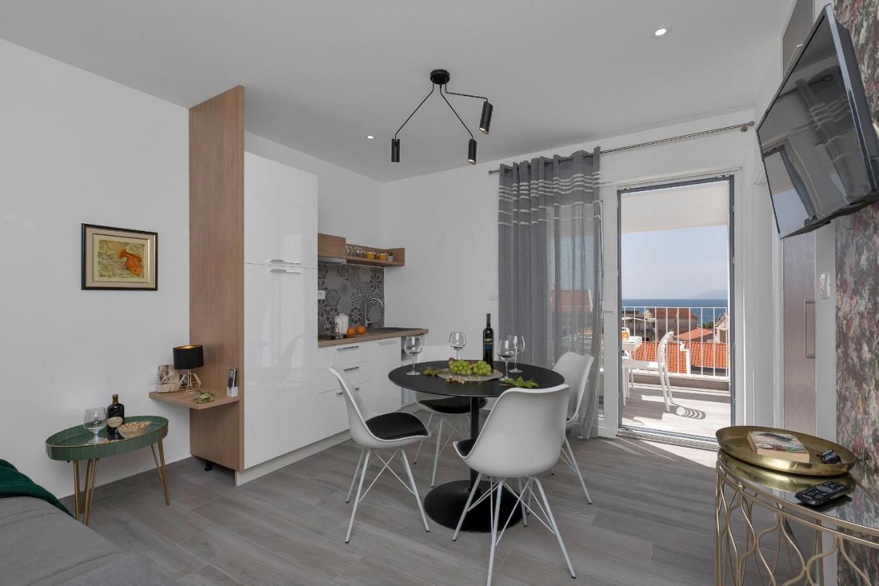 Apartments Strada Tučepi 部屋 写真