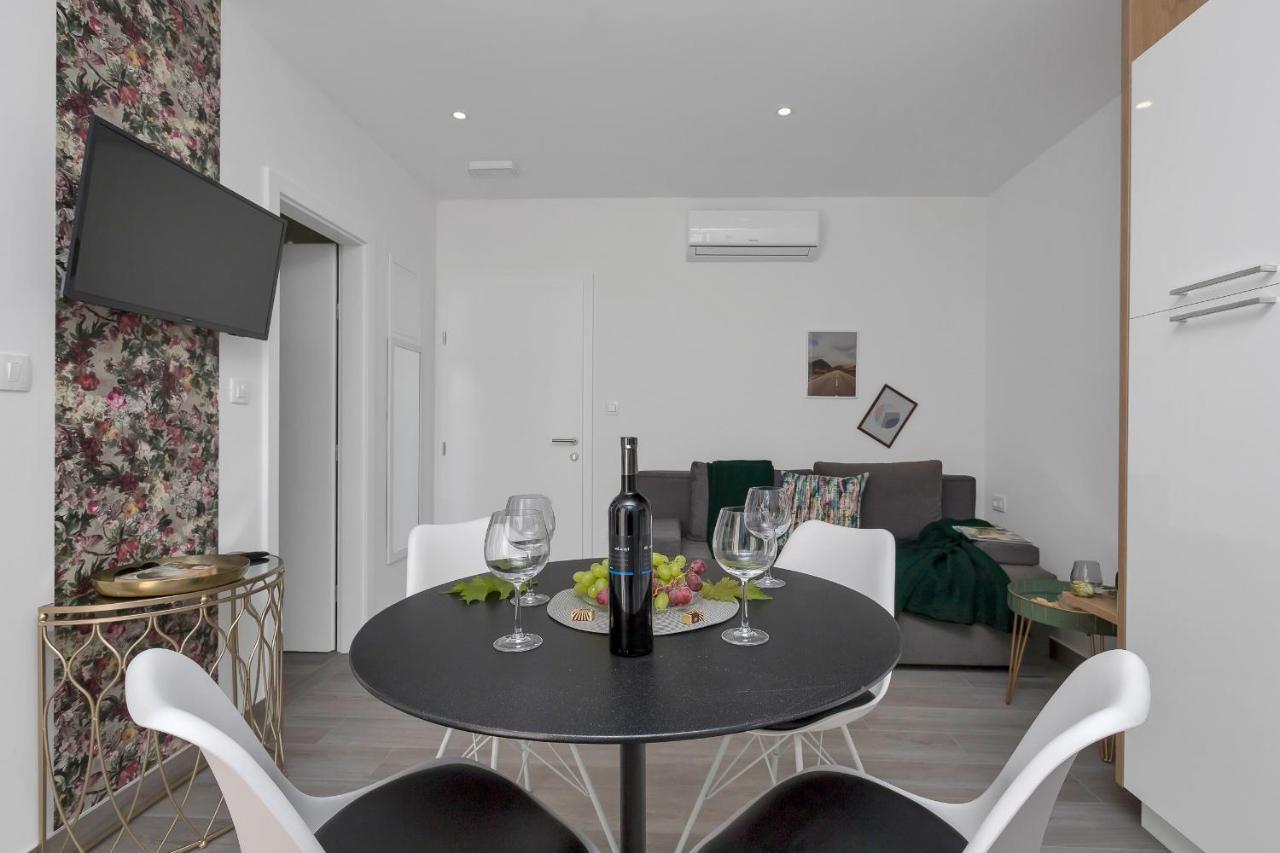Apartments Strada Tučepi 部屋 写真